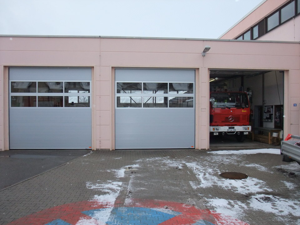 Schnelllauftor in einer Logistikhalle